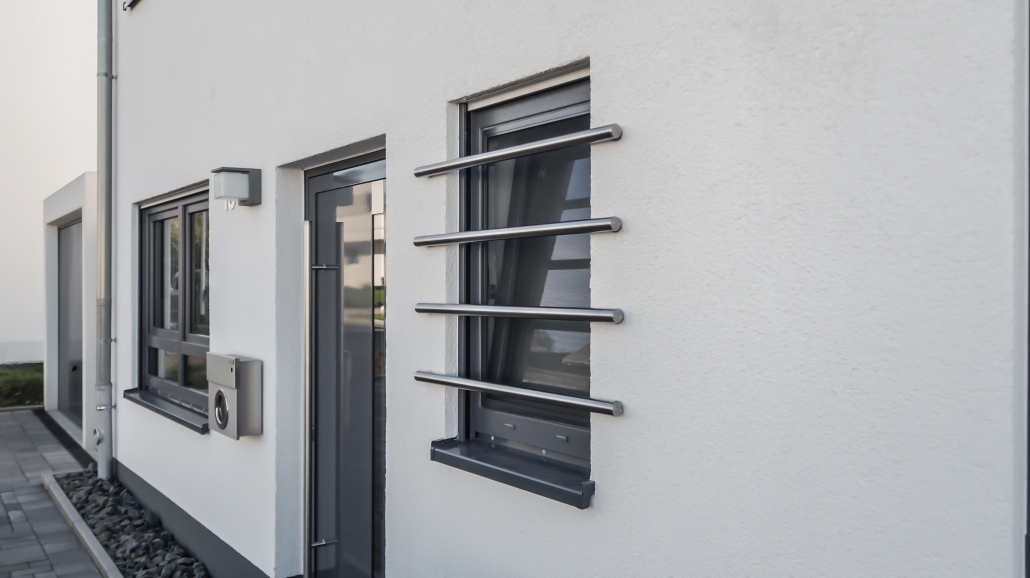 Edelstahl Einbruchschutz Fenstergitter auf Wunschmaß gefertigt einfache Montage